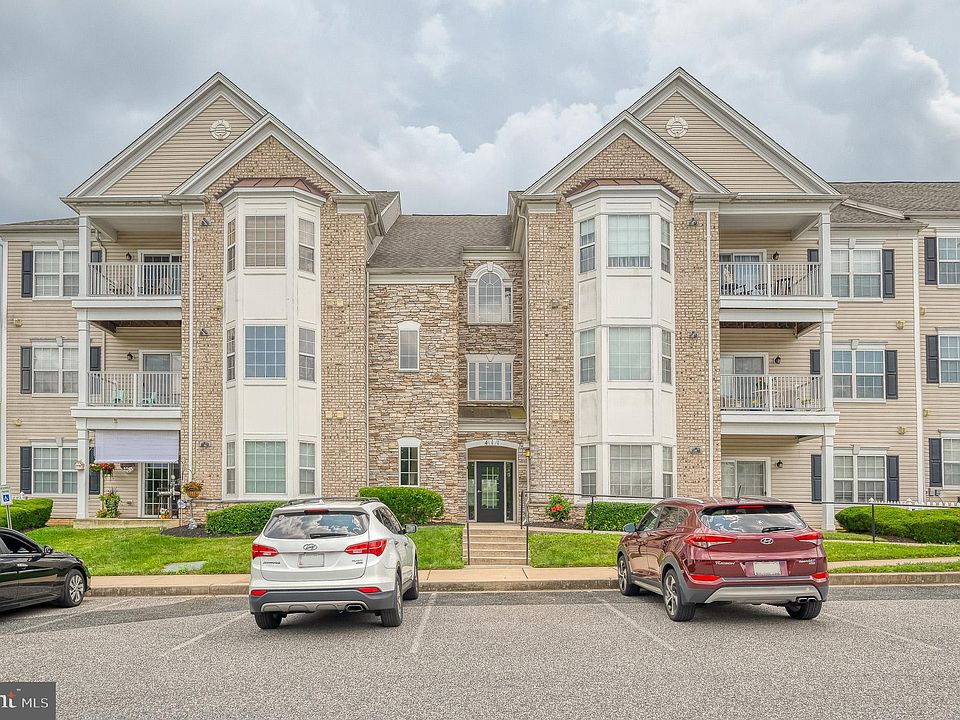 1st image of 411 Aggies Cir Unit 4