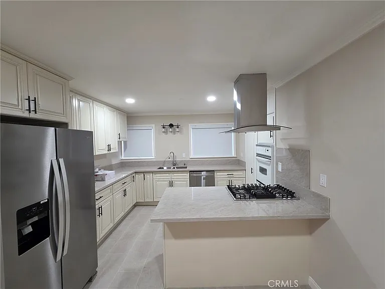 12401 Archwood St #1 — Photo 6