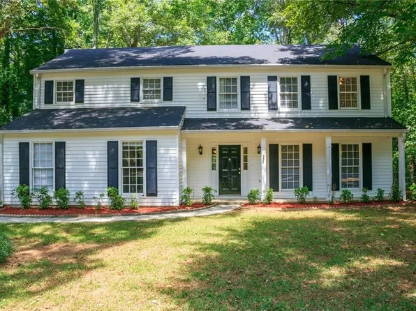 145 N Fayette Dr, Fayetteville, GA 30214
