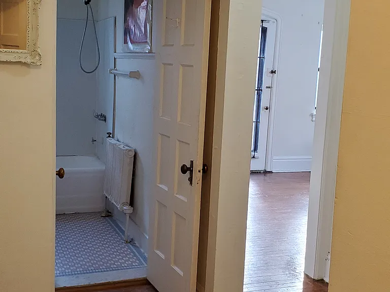77 East Blvd #10 — Photo 8