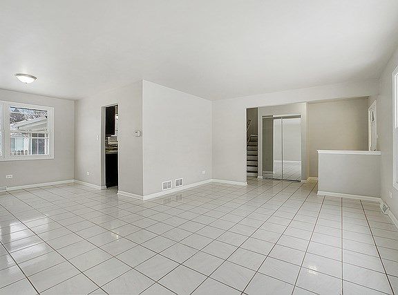 3rd image of 6039 Beechwood Rd