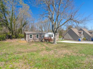 456 W Outer Dr, Oak Ridge, TN 37830
