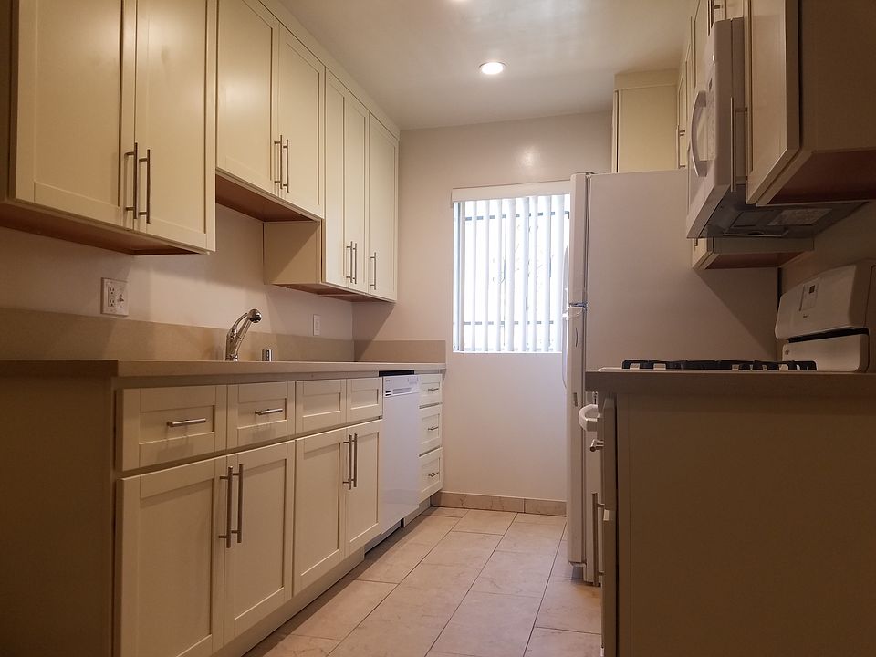 1st image of 1322 N Vista St #First