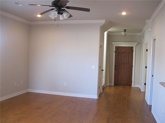 2nd image of 123 Carrington Ave