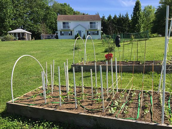 For Rent $1325 (2 bed 1.5 bath)