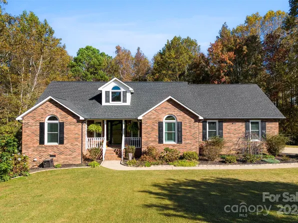 3006 Eaker Dr, Cherryville, NC 28021