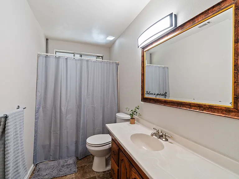 2384 Saturn Skyway — Photo 3