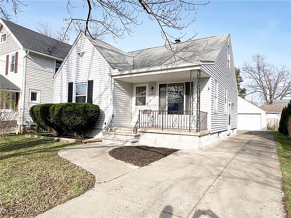 2nd image of 237 Marseilles Ave