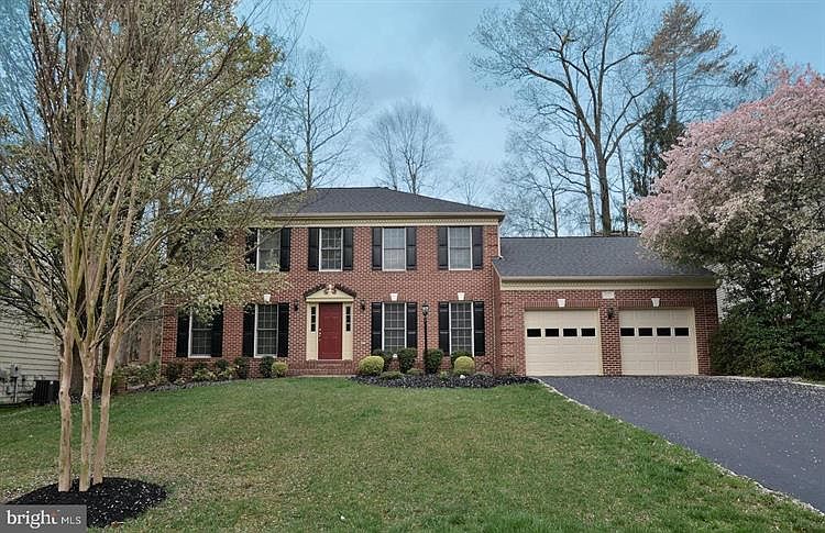 1st image of 8112 Glenhurst Dr