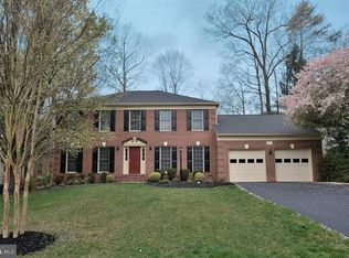 8112 Glenhurst Dr, Fairfax Station, VA