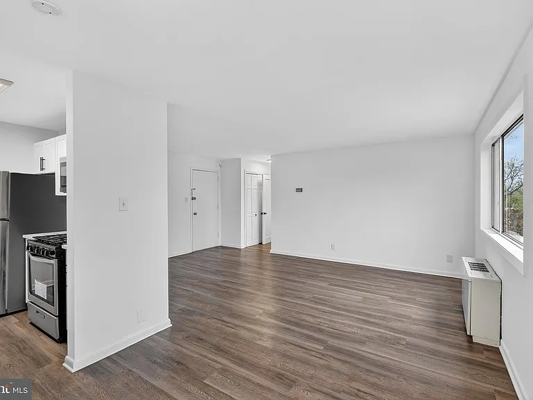 4570 Macarthur Blvd NW #208 — Photo 6