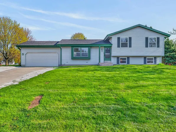 2840 West Southland DRIVE, Franklin, WI 53132