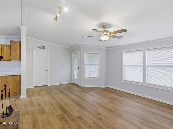 5th image of 2214 Hinds Creek Rd