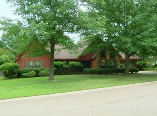 77 Robinhood Cir, Columbus, MS 39705