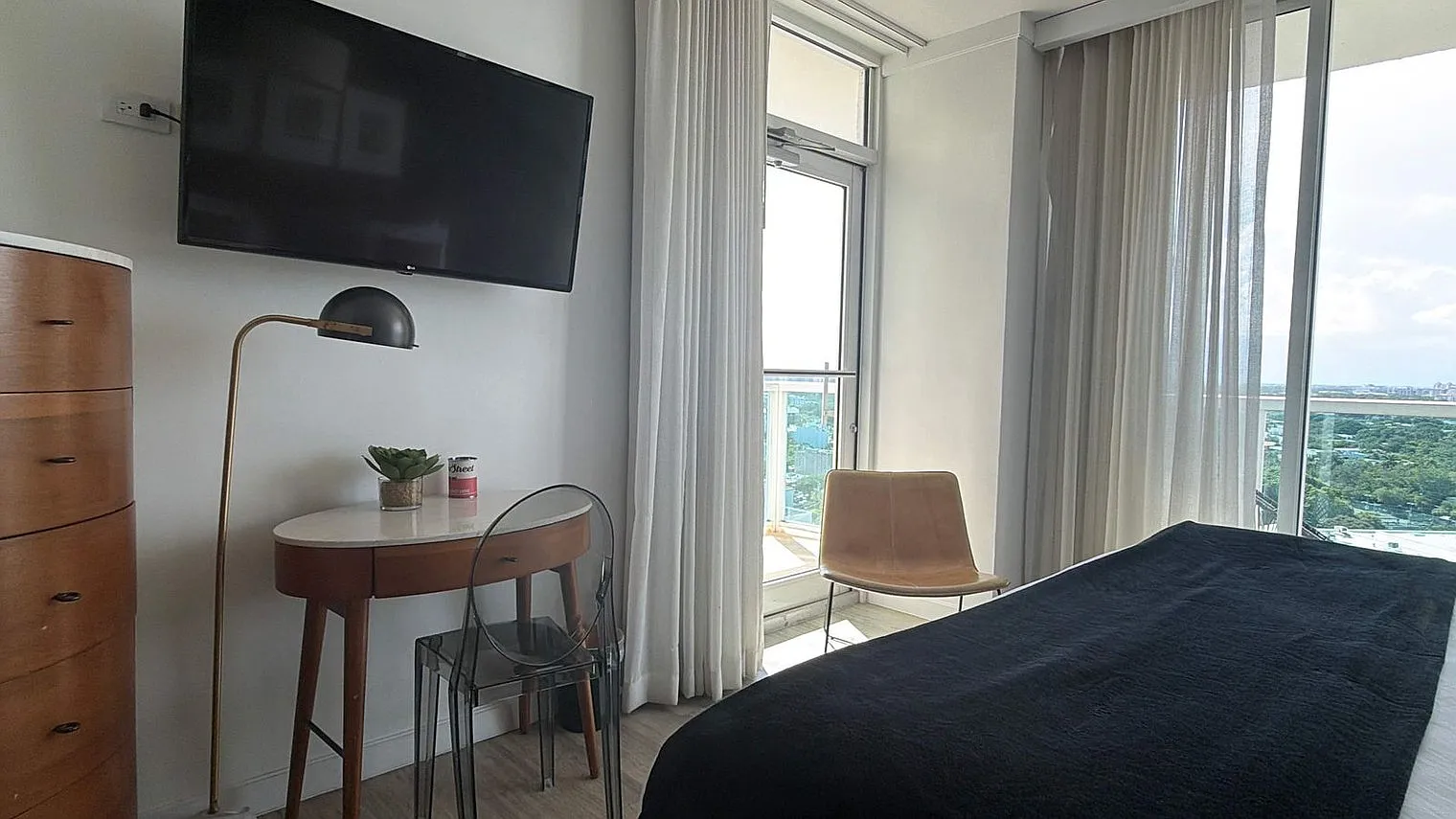 Studio, 1.0 bath, 365 sqft, $4,205 — Photo 2