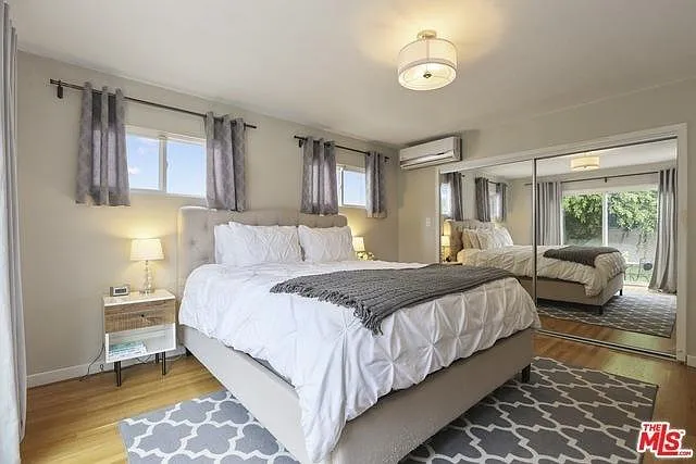 8335 Holy Cross Pl — Photo 10