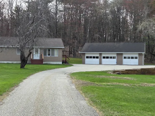 72 Alfred A Plourde Parkway, Lewiston, ME 04240
