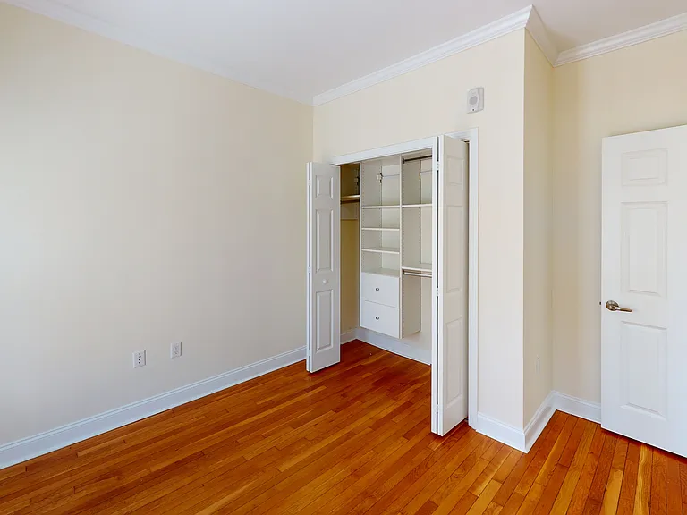 3 Langdon Sq #6 — Photo 10