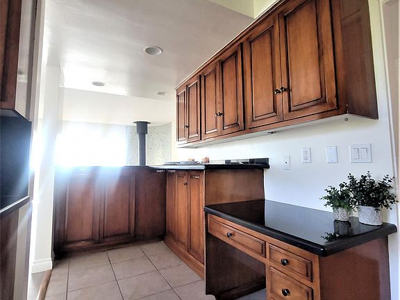 2nd image of 1060 20th St APT 20