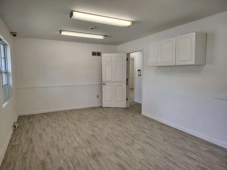 6325 Mexico Rd — Photo 9