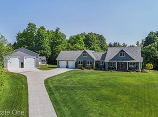 802 Potter Rd W, Traverse City, MI 49696