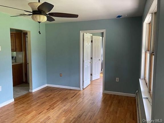 3rd image of 272 Crawford St