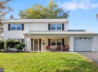15 Haskell Ln, Willingboro, NJ 08046