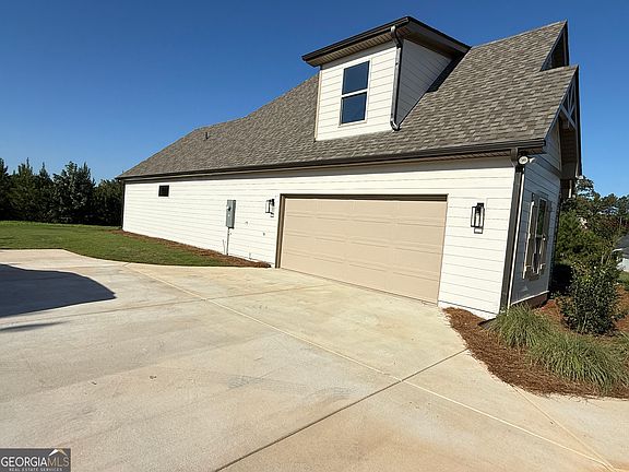 2nd image of 823 Hopewell Rd