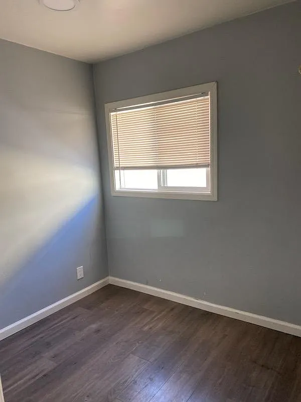 Building Photo - 307 Raymond St #8