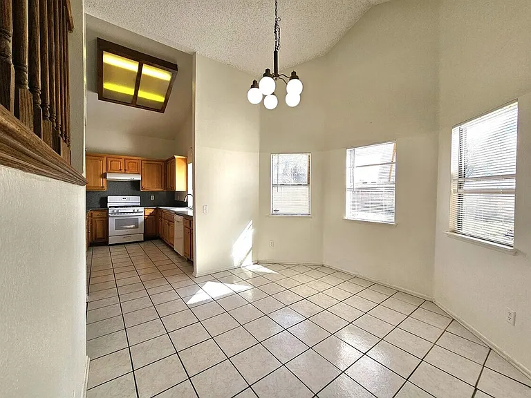 24657 Carolyn Ave — Photo 12