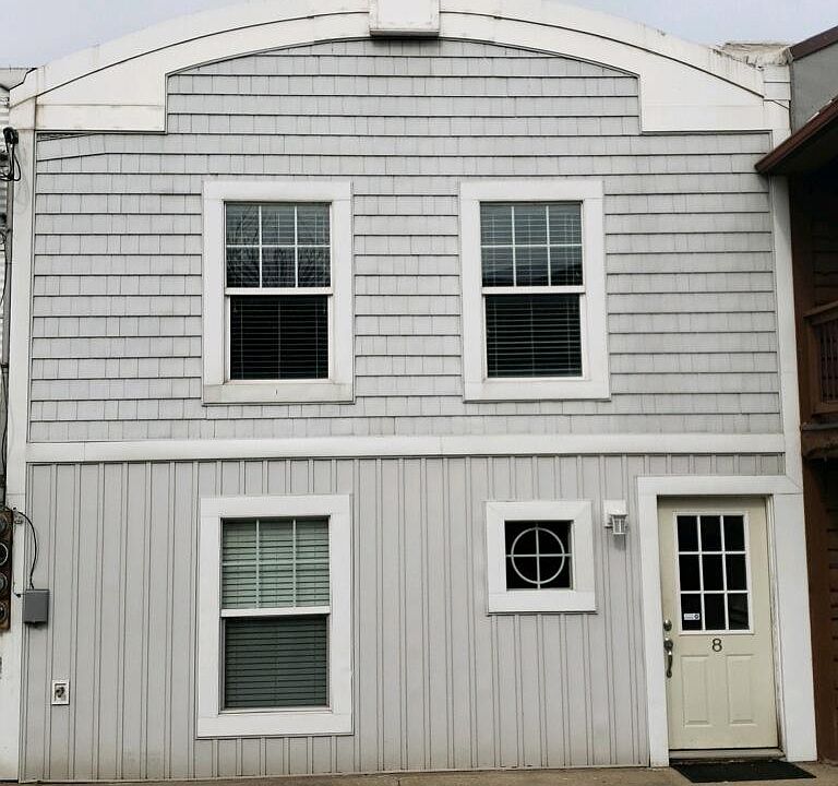 1st image of 8 Catalina Dr