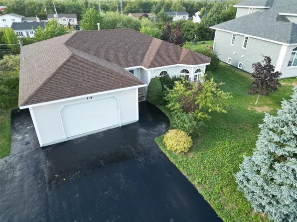 39 Bouzane Street, Grand Falls Windsor, NL A2A2W8
