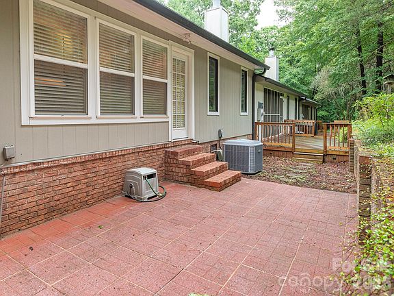 2nd image of 1005 Kenilworth Ct NW