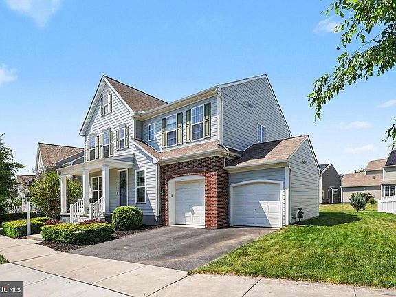 3rd image of 43 Hoke Farm Way