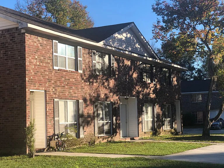 123 Langley Dr — Photo 1