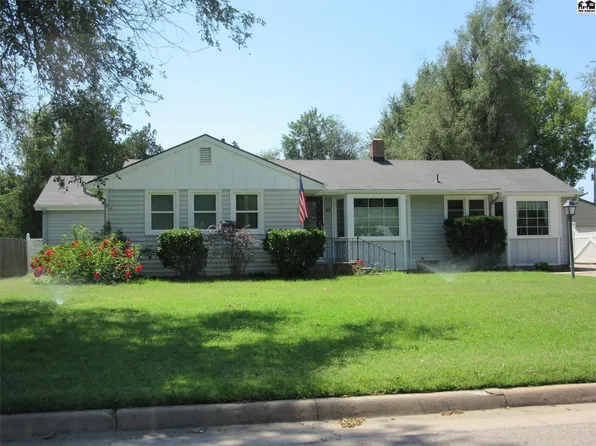 63 Circle Dr, Hutchinson, KS 67502