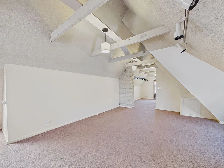 205 Logan St — Photo 19
