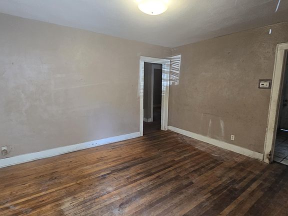 5th image of 2388 Cambridge Ave