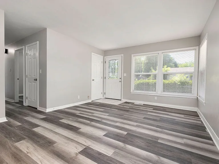 1209 S 45th St — Photo 4