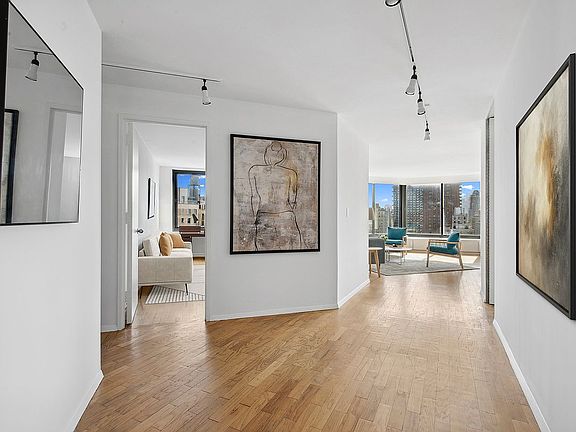 5th image of 40 E 94th St APT 17A