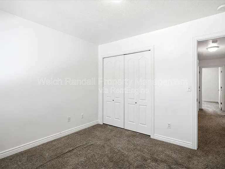 672 E Clearwater Dr N — Photo 23