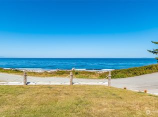 562 Pebble Beach Dr, Coupeville, WA 98239