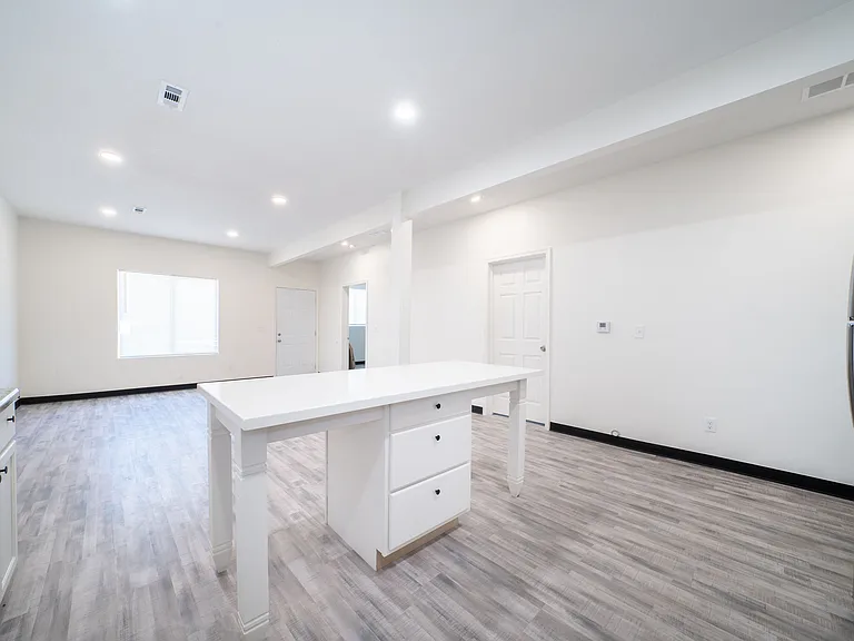 2935 E Maplewood Dr — Photo 7