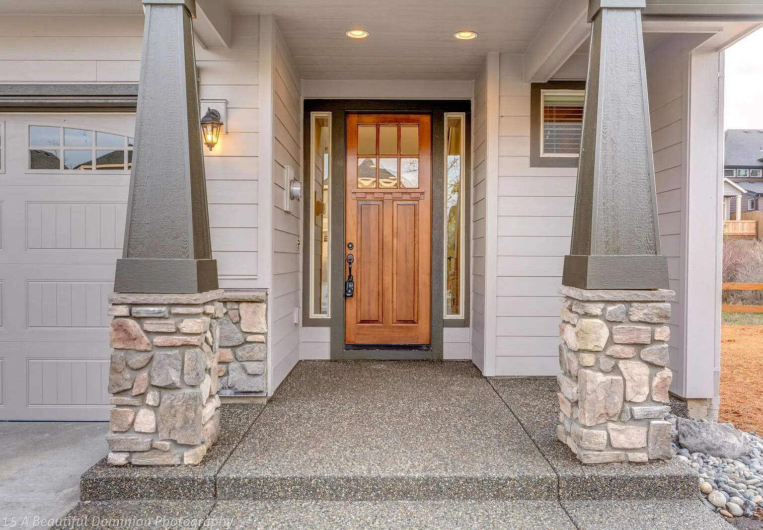 3 bed, 2.5 bath, 2322 sqft, $3,300 — Photo 2