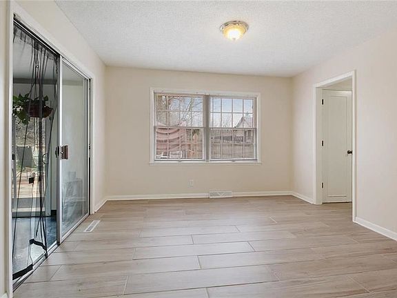 5th image of 6202 Troup Ave