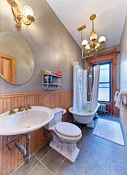 Sold by Isen & Company : Real Estate Advisors