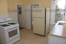 4th image of 207 Safford St #2