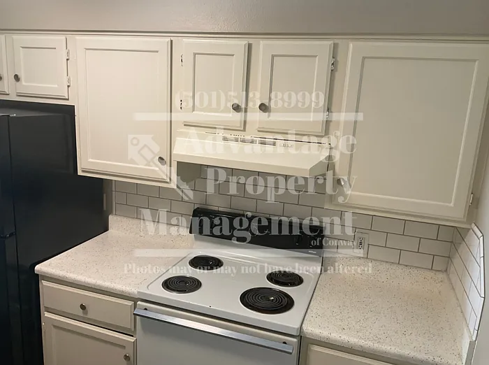 1955 Keathley Dr — Photo 4
