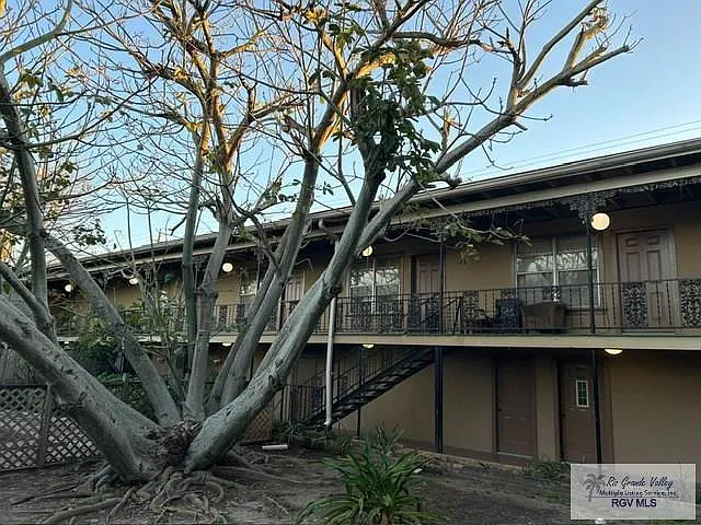 1 bed, 1.0 bath, 7612 sqft, $850 — Photo 3