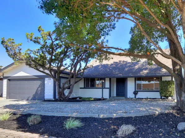 2890 Calaveras Dr, Fairfield, CA 94534